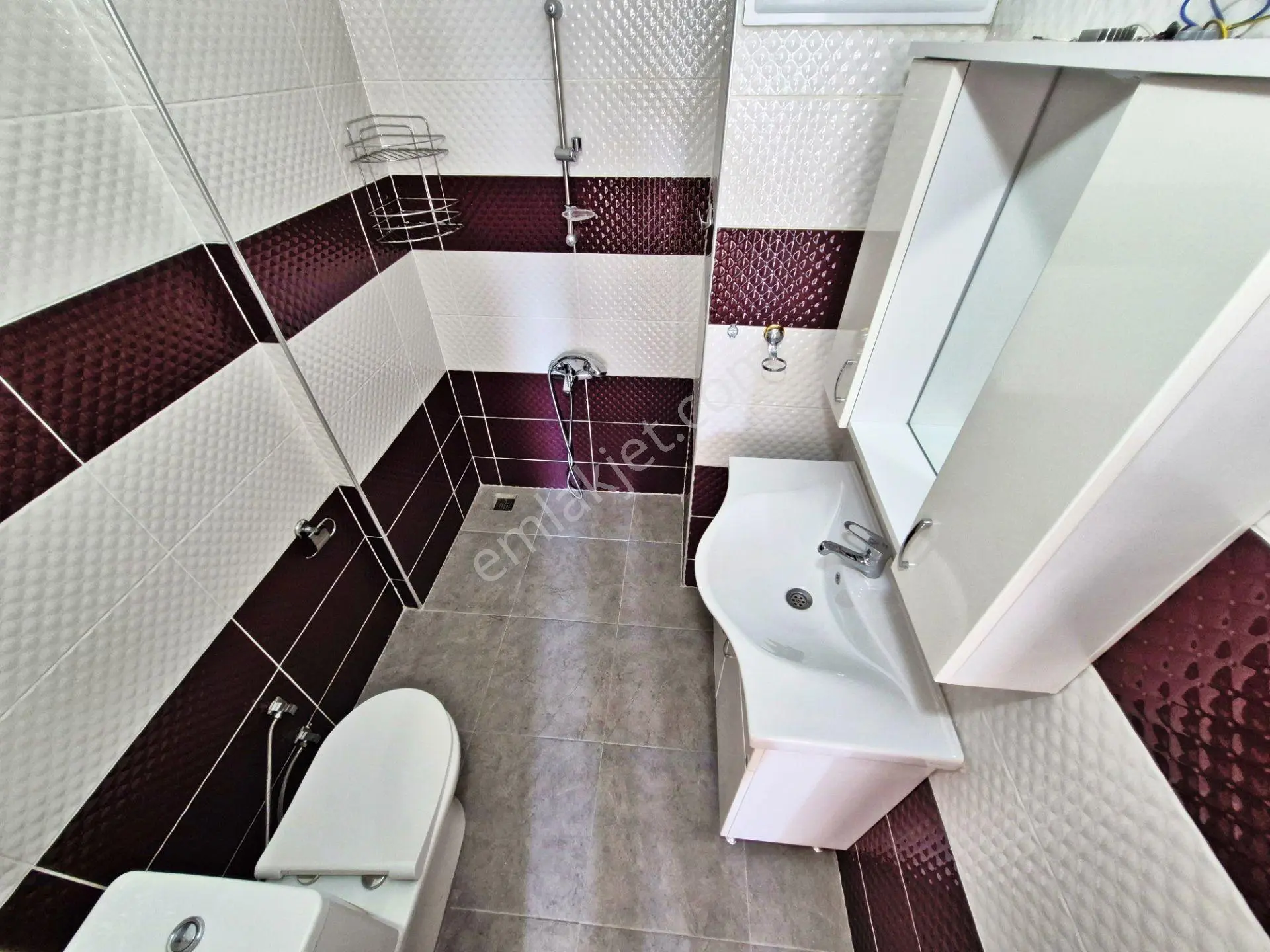 Aktif'ten Akçay'da Satılık Ön Cephe Arakat Kombili Harika Nezih Muhitte 3+1 Daire — fotoğraf 28