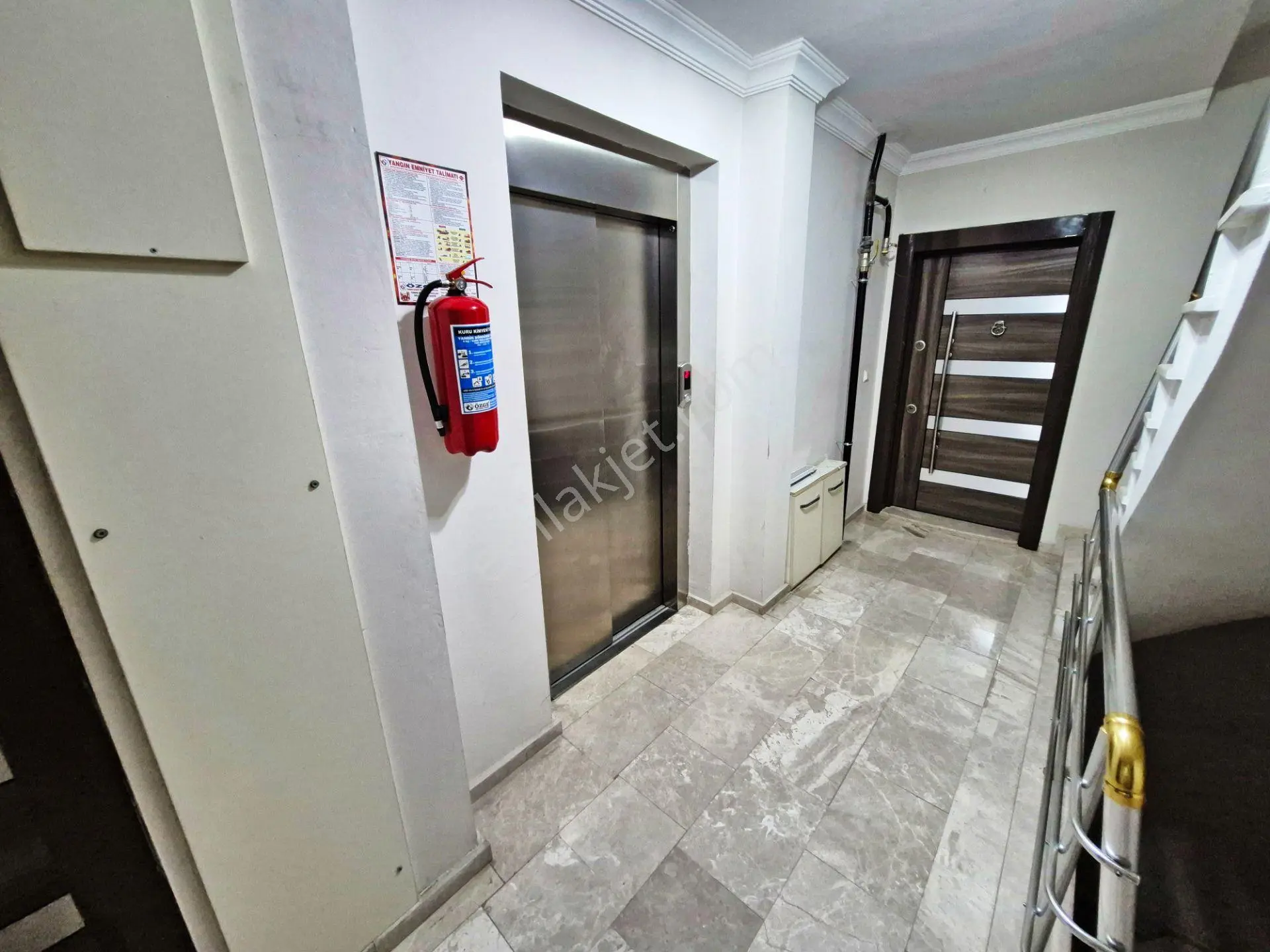 Aktif'ten Akçay'da Satılık Ön Cephe Arakat Kombili Harika Nezih Muhitte 3+1 Daire — fotoğraf 30
