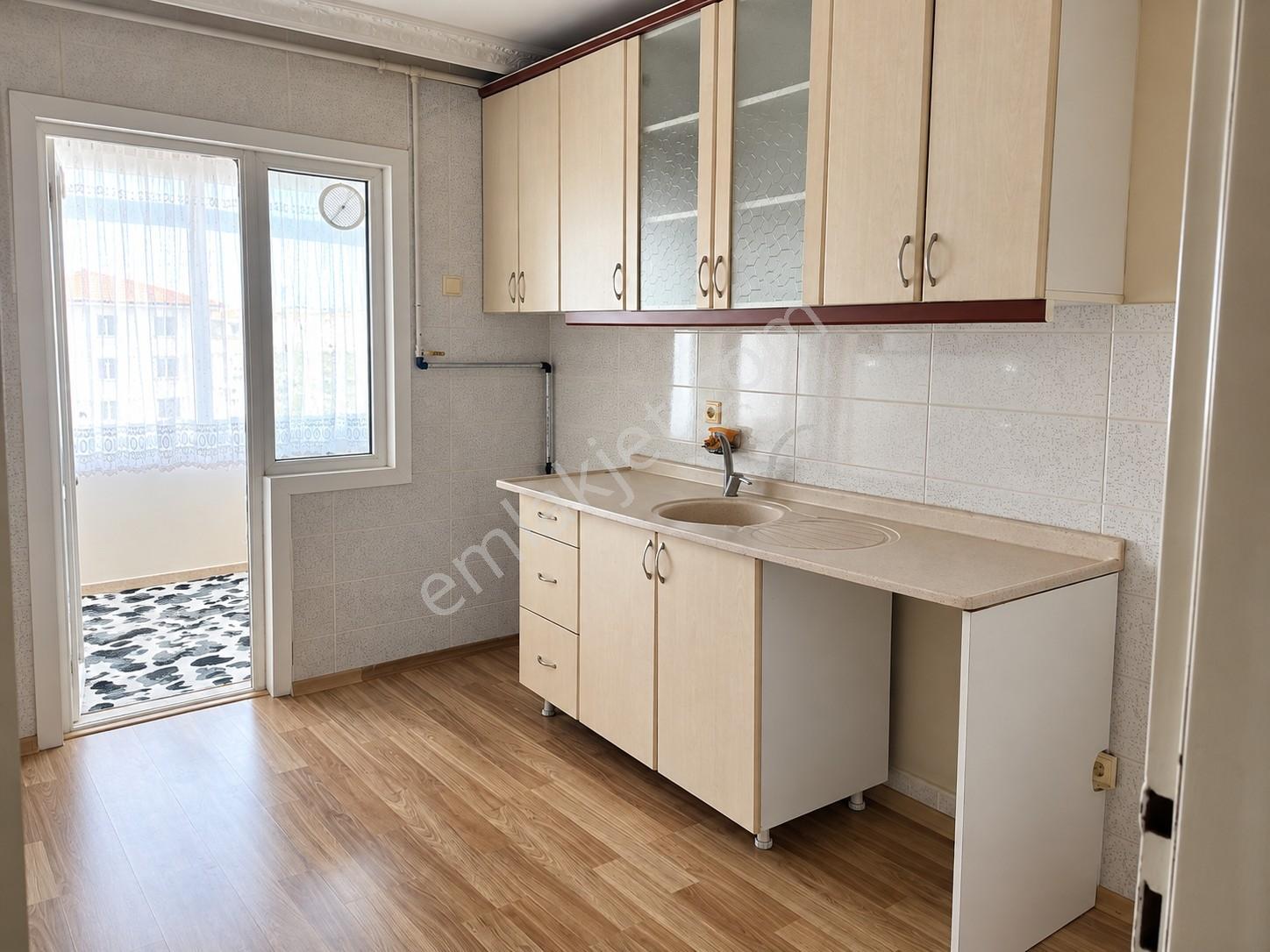 Temellide Kaçırılmayacak Fırsat Geniş Ve Ferah 3+1 Satılık Daire — fotoğraf 2