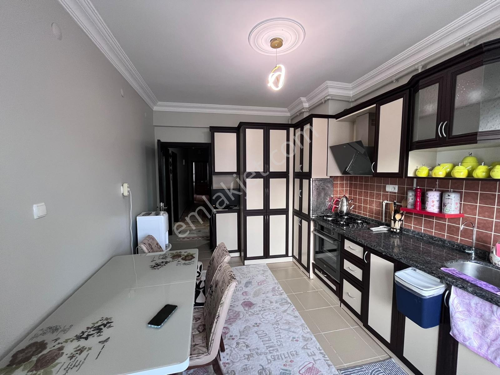 Yazır Mahallesinde Şafak Caddesine Cehpe 3+1 Geniş Bakımlı Daire — fotoğraf 4