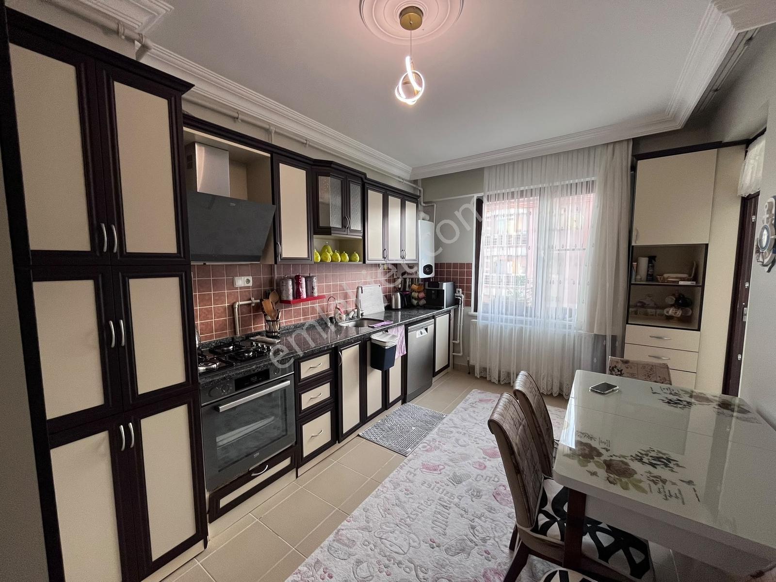 Yazır Mahallesinde Şafak Caddesine Cehpe 3+1 Geniş Bakımlı Daire — fotoğraf 5