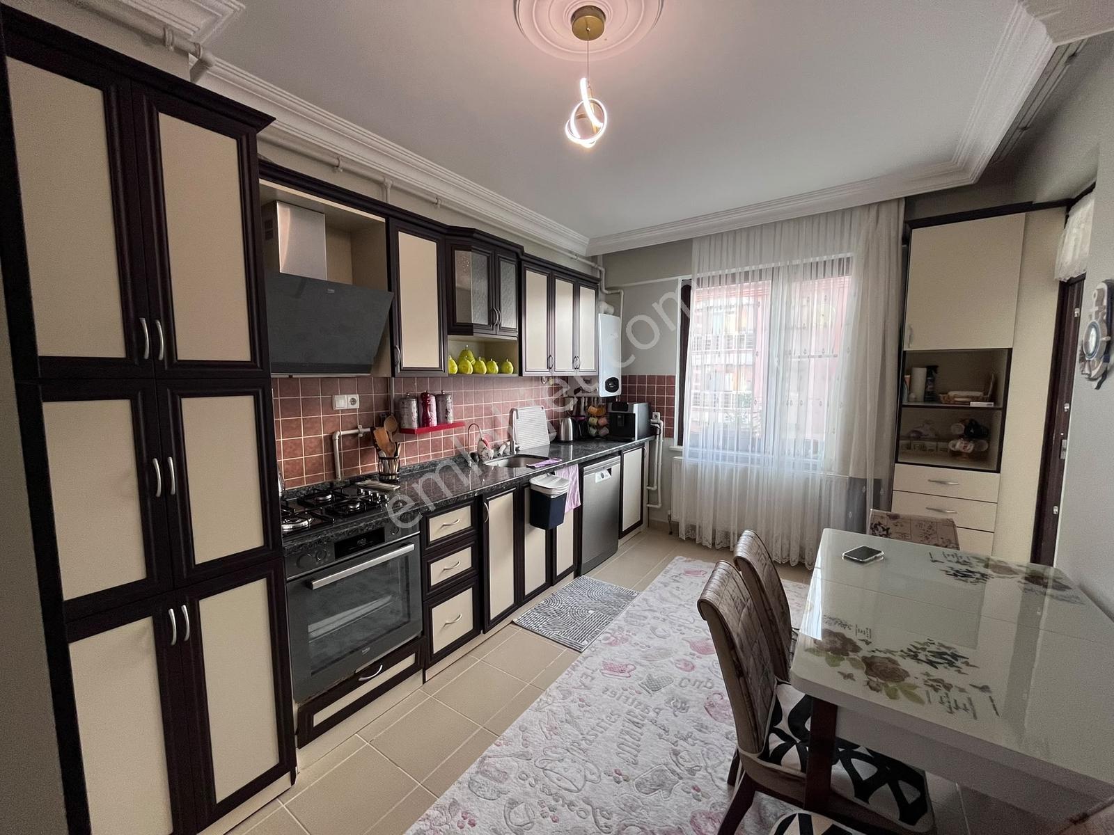 Yazır Mahallesinde Şafak Caddesine Cehpe 3+1 Geniş Bakımlı Daire — fotoğraf 6
