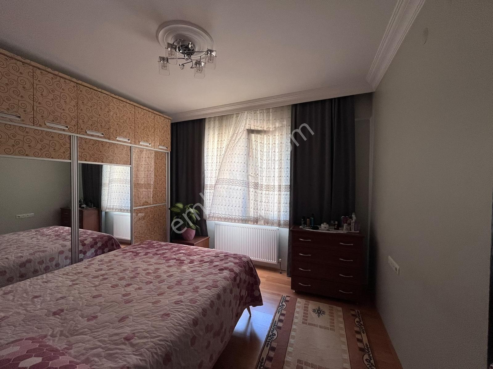 Yazır Mahallesinde Şafak Caddesine Cehpe 3+1 Geniş Bakımlı Daire — fotoğraf 13