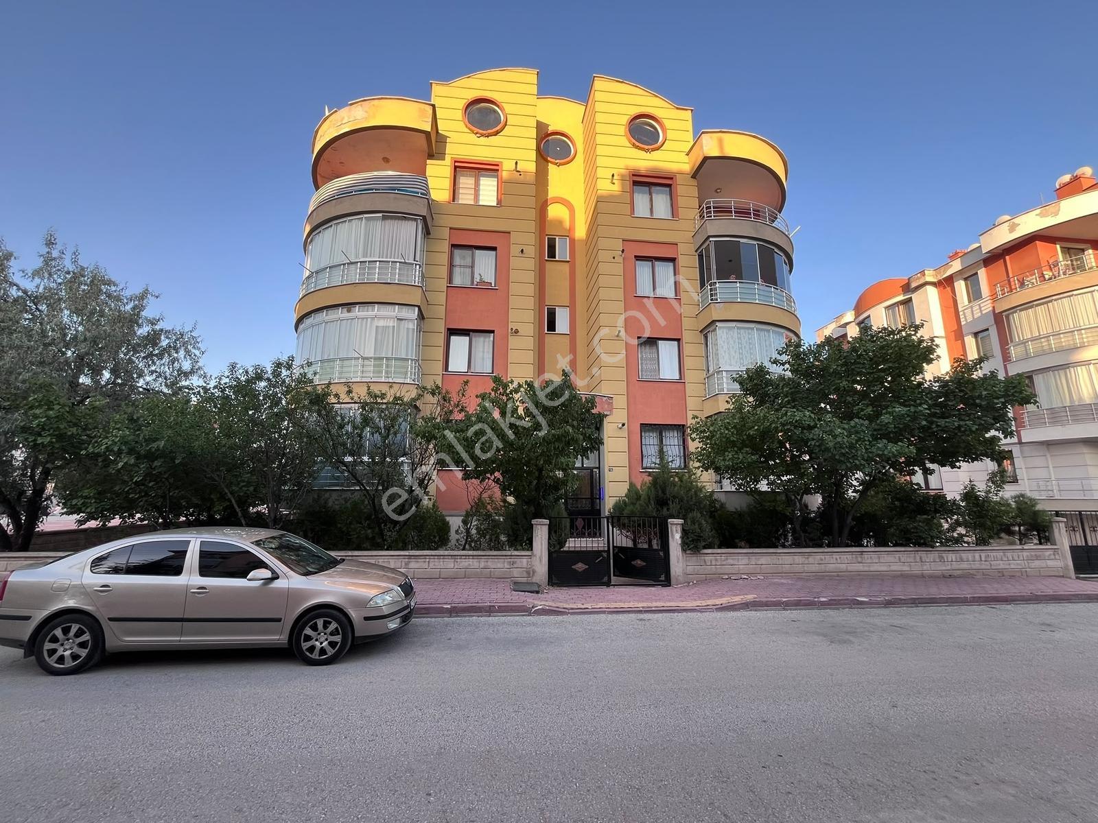 Yazır Mahallesinde Şafak Caddesine Cehpe 3+1 Geniş Bakımlı Daire — fotoğraf 30