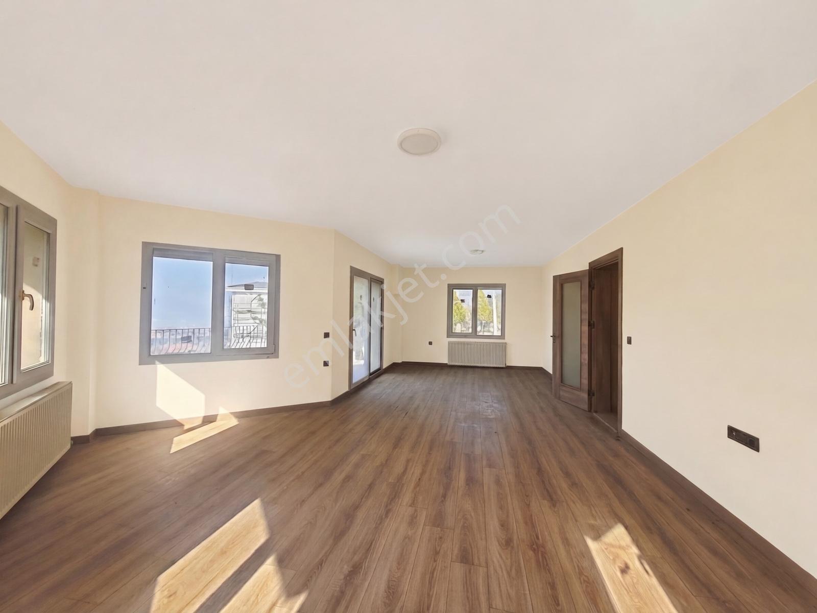 Kemalpaşa Aşağı Kızılca' Da Satılık 4+2 Trıpleks Villa — fotoğraf 4