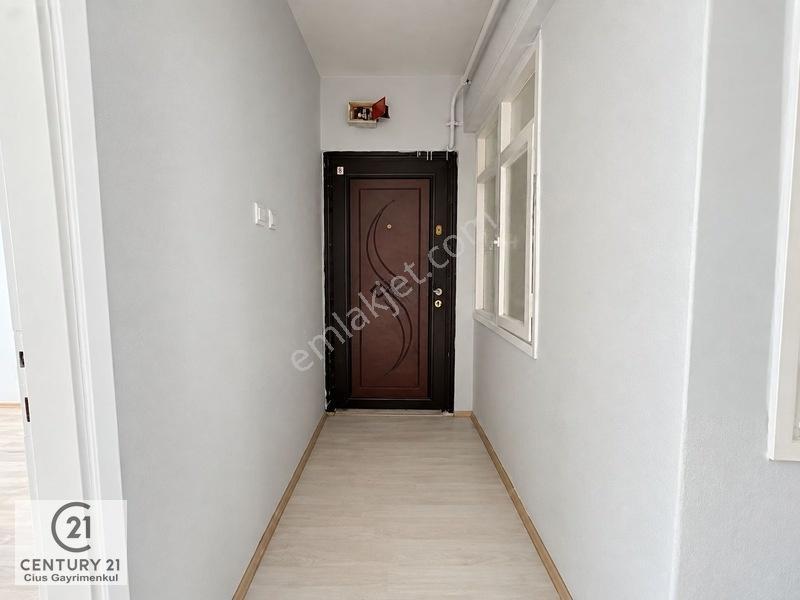 C21 Cius; Merkezi Konumda Ara Kat Geniş 3+1 Daire — fotoğraf 3