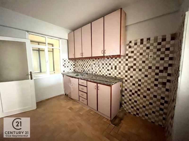 C21 Cius; Merkezi Konumda Ara Kat Geniş 3+1 Daire — fotoğraf 9