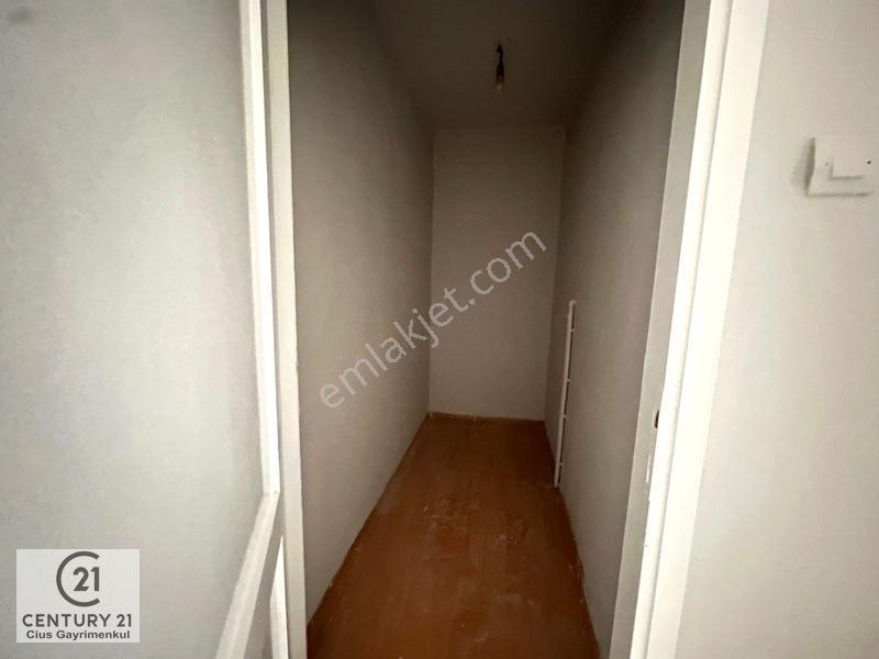 C21 Cius; Merkezi Konumda Ara Kat Geniş 3+1 Daire — fotoğraf 21