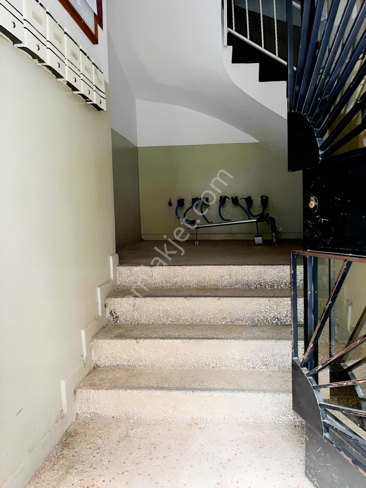 Narlıdere Çamtepe Mahallesin'de Satılık 3+1 Daire — fotoğraf 7