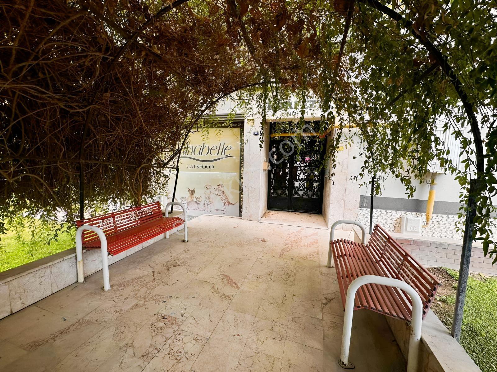 Bayraklı Manavkuyuda Asansörlü, Otoparklı 3+1 Ferah Daire — fotoğraf 2