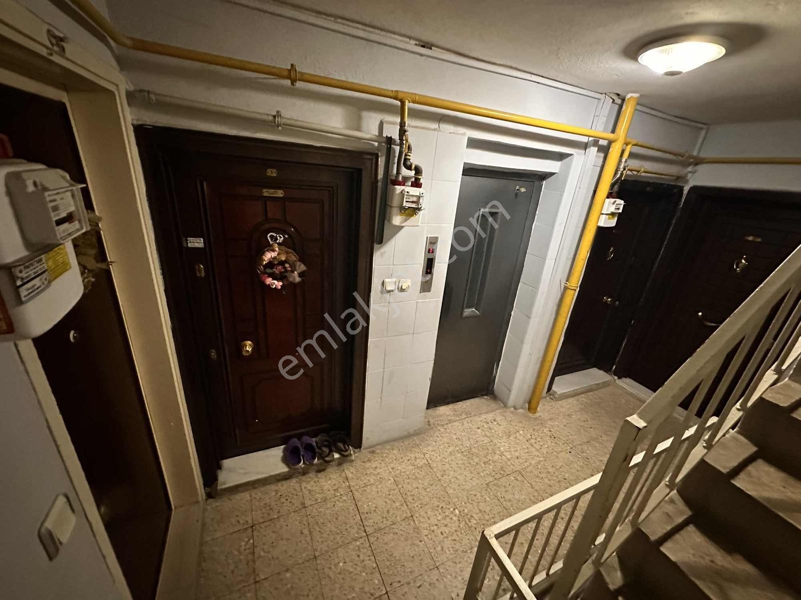 Bayraklı Manavkuyuda Asansörlü, Otoparklı 3+1 Ferah Daire — fotoğraf 5