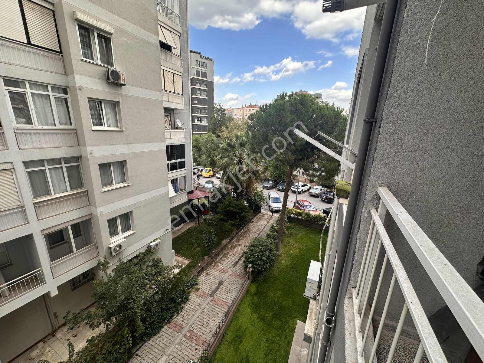 Bayraklı Manavkuyuda Asansörlü, Otoparklı 3+1 Ferah Daire — fotoğraf 34