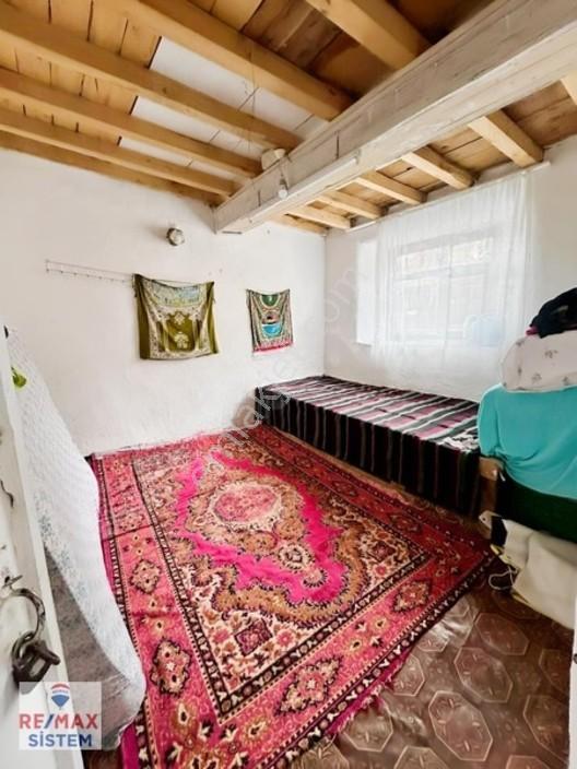 *ayazininin Otantik Atmosferinde 806 M² Bahçeli Yatırımlık* — fotoğraf 3