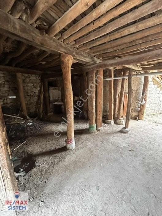 *ayazininin Otantik Atmosferinde 806 M² Bahçeli Yatırımlık* — fotoğraf 9