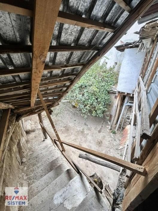 *ayazininin Otantik Atmosferinde 806 M² Bahçeli Yatırımlık* — fotoğraf 13