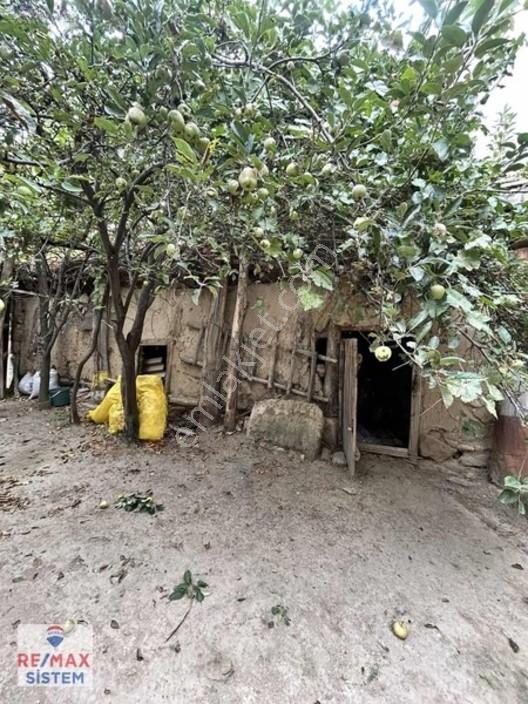 *ayazininin Otantik Atmosferinde 806 M² Bahçeli Yatırımlık* — fotoğraf 15