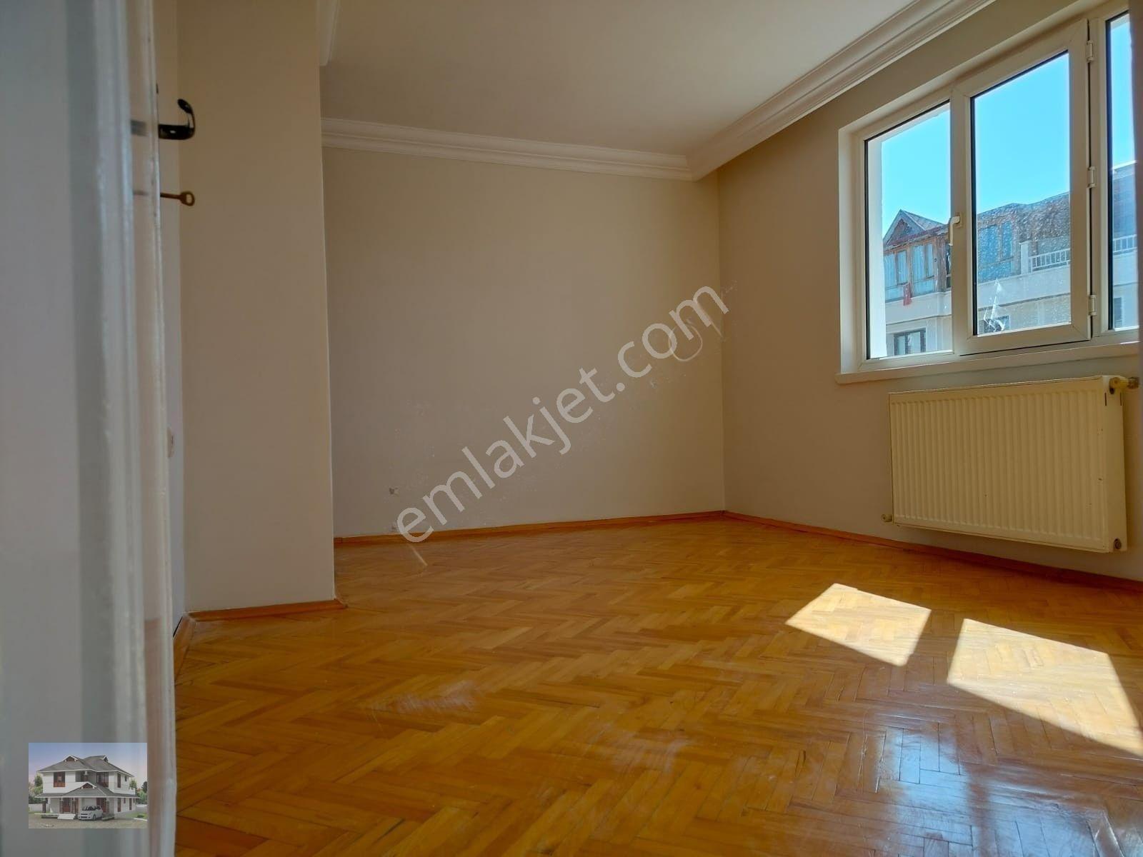 Genç Emlaktan Aydınlıkevlerde Müstakil Teras 3.kat Dört Cephesi Açık Full Yapılı Satılık Daire — fotoğraf 9