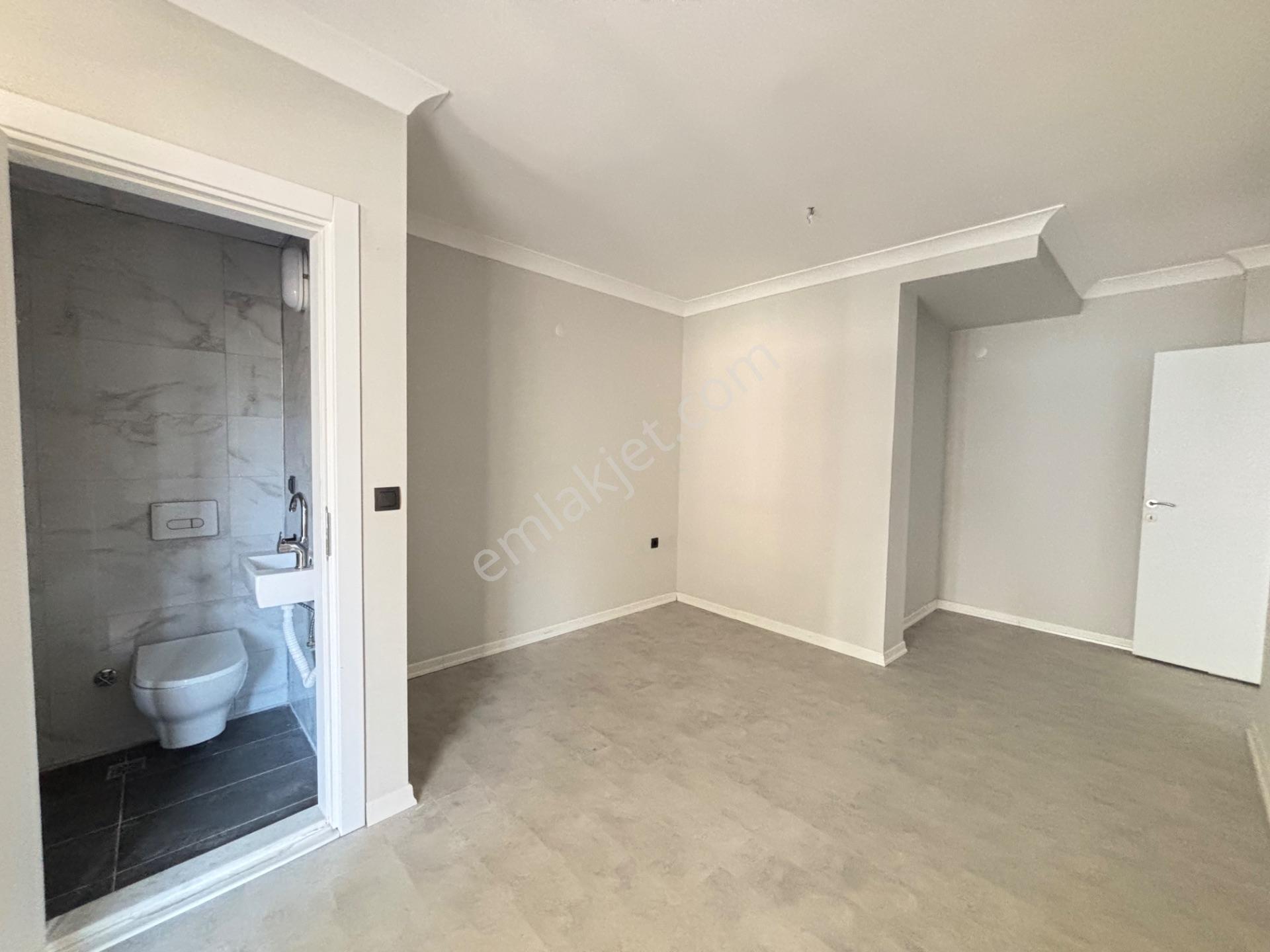 Seferihisar Çarşı Merkezine Yakın Geniş Teraslı Satılık 1+1 Daire — fotoğraf 16