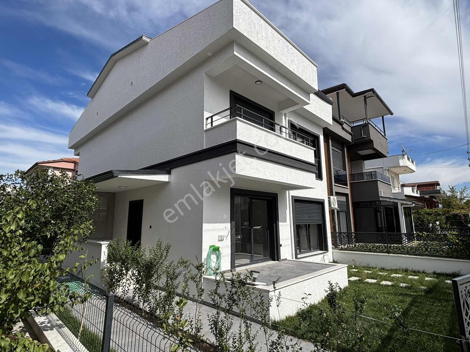 Çankaya'dan Öğretmenlerde Sıfır 3+1 Villa — fotoğraf 3