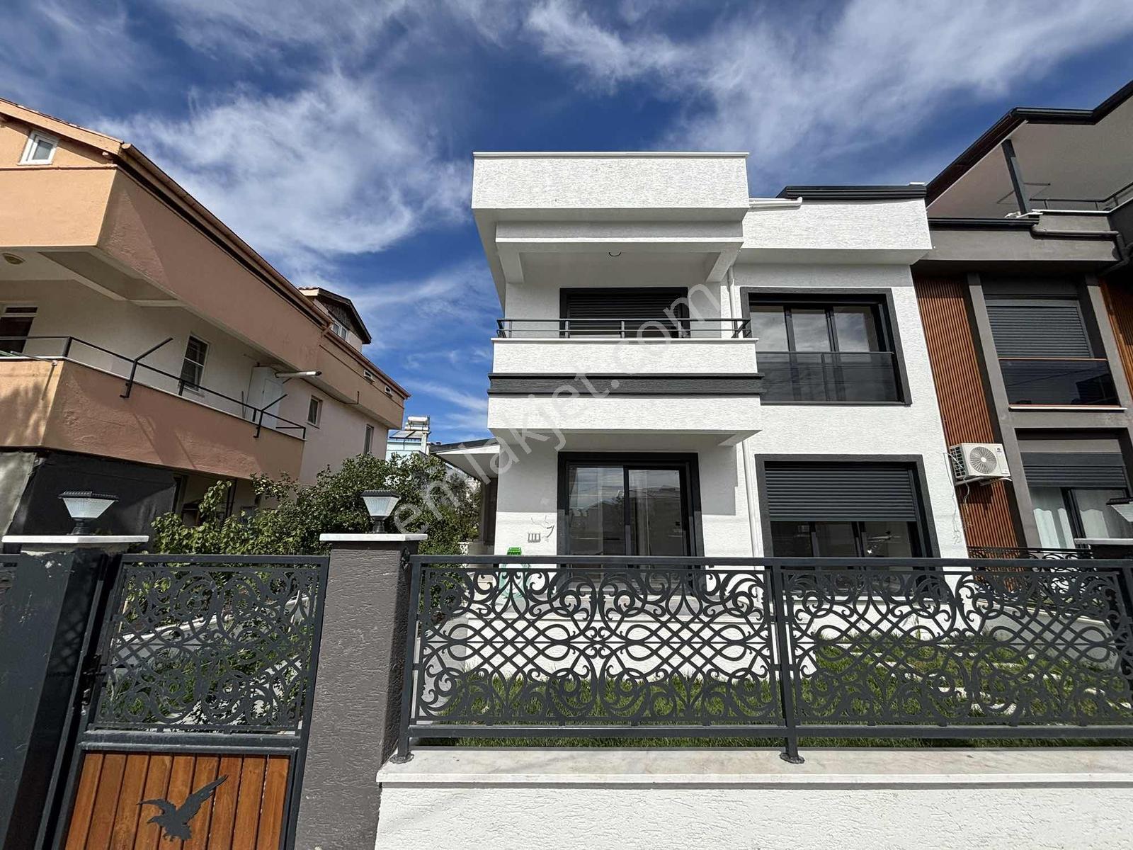 Çankaya'dan Öğretmenlerde Sıfır 3+1 Villa — fotoğraf 4