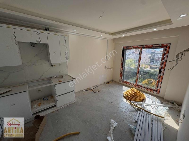 Antika Gayrimenkul'den Cumhuriyet Mahallesinde Satılık 1+1 Daire — fotoğraf 4