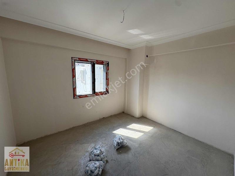 Antika Gayrimenkul'den Cumhuriyet Mahallesinde Satılık 1+1 Daire — fotoğraf 7