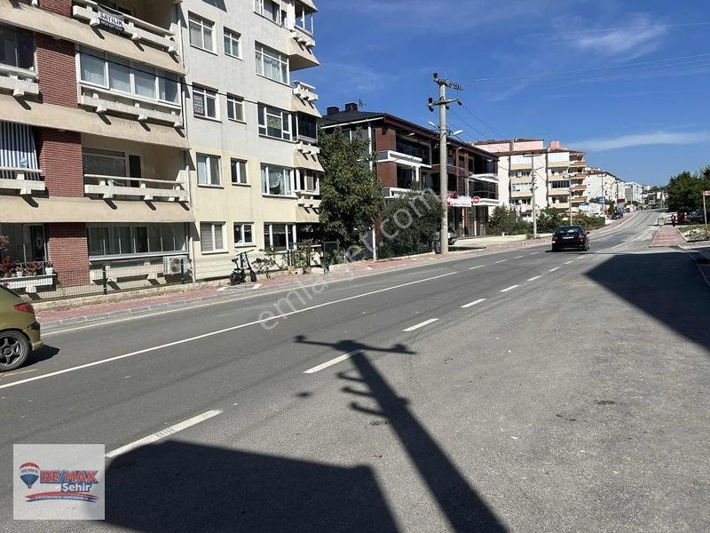 Re/Max Şehir'Den Çınarcık'Da Deniz Manzaralı Satılık Daire