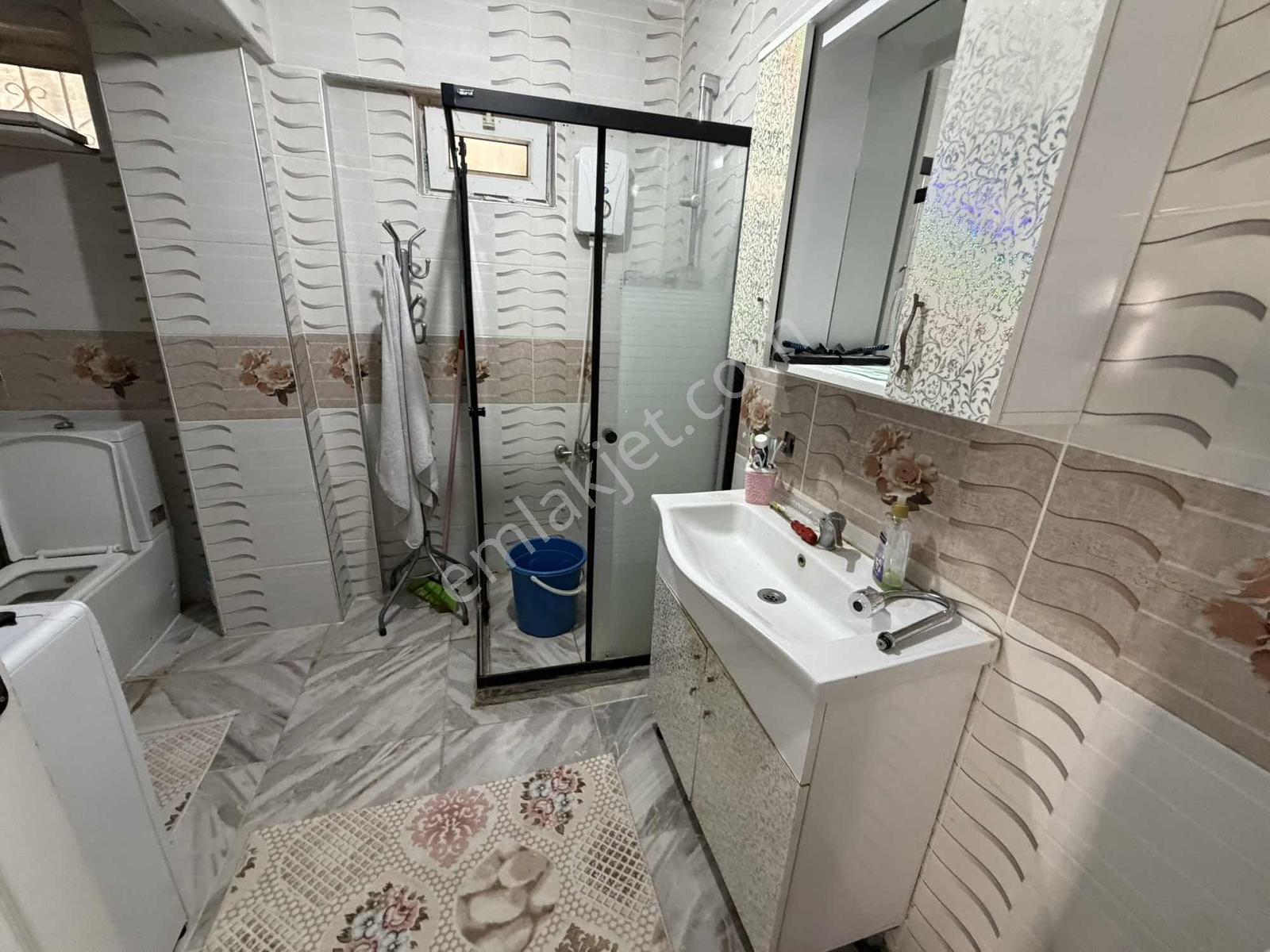 Müstakil Bahçeli Köşe Konumlu Satılık Ev — fotoğraf 3