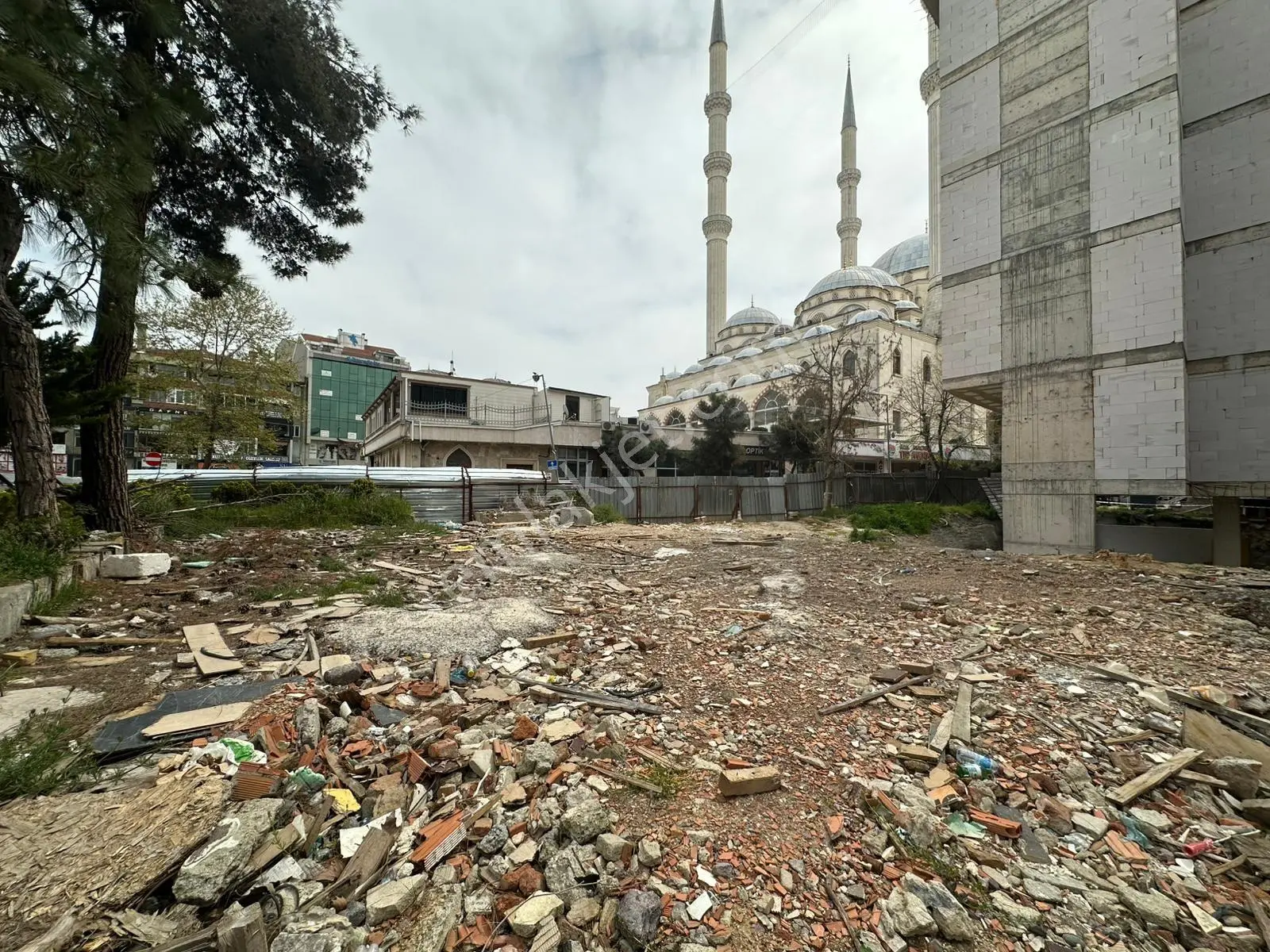 Mertcan'dan Maltepe Çarşı İçinde Fırsat Köşe Başı Arsa — fotoğraf 2