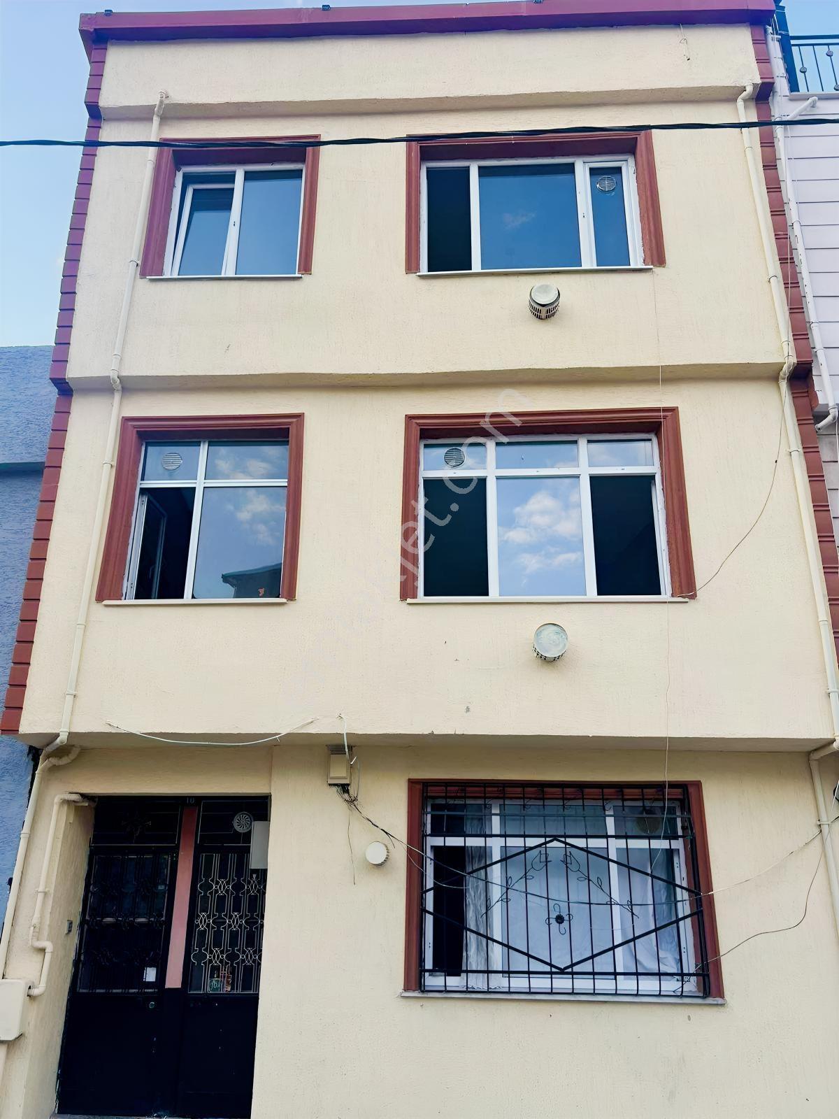 Satılık 3 Katlı Yatırımlık Bina — fotoğraf 2