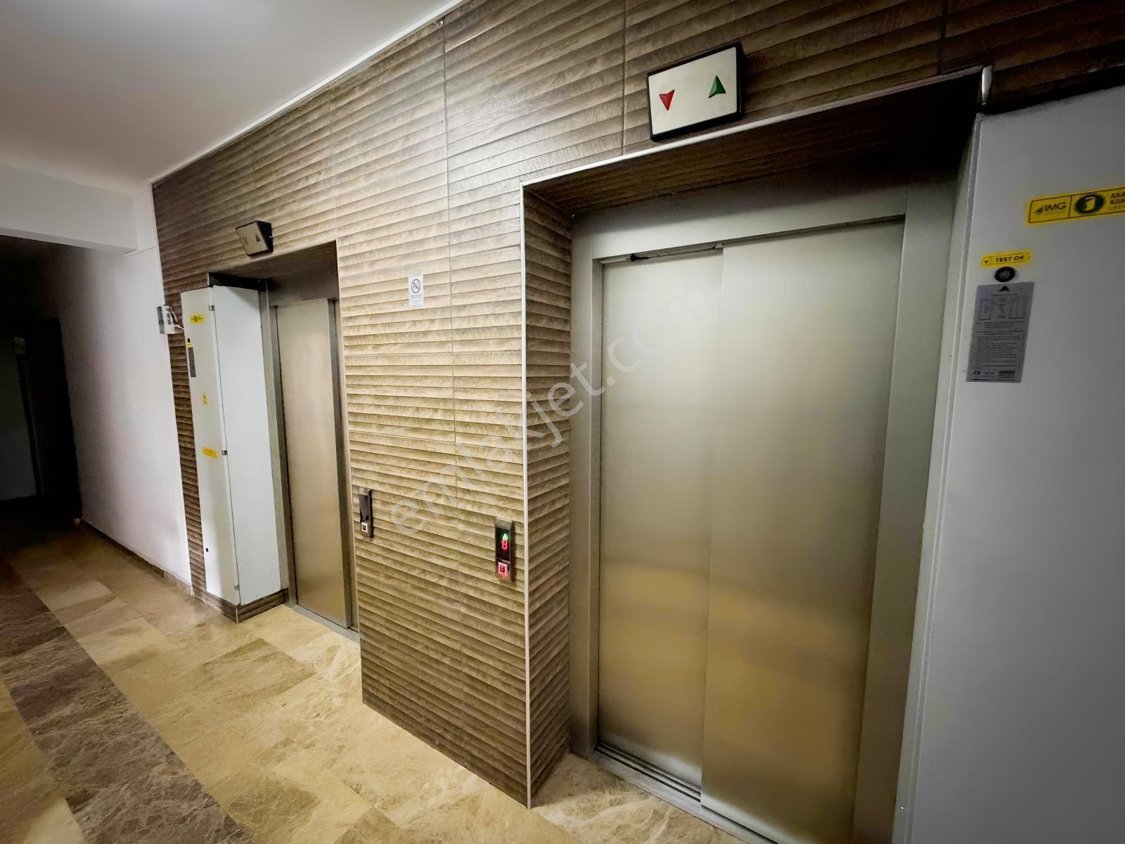 Tuzla Aydınlı Şömine Geniş Balkon Ferah Satılık 3+1 136m² Daire — fotoğraf 13