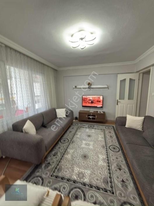 Yeşilyurt Merkezde 2+1 Ara Kat Doğalgazlı Satılık Daire — fotoğraf 2