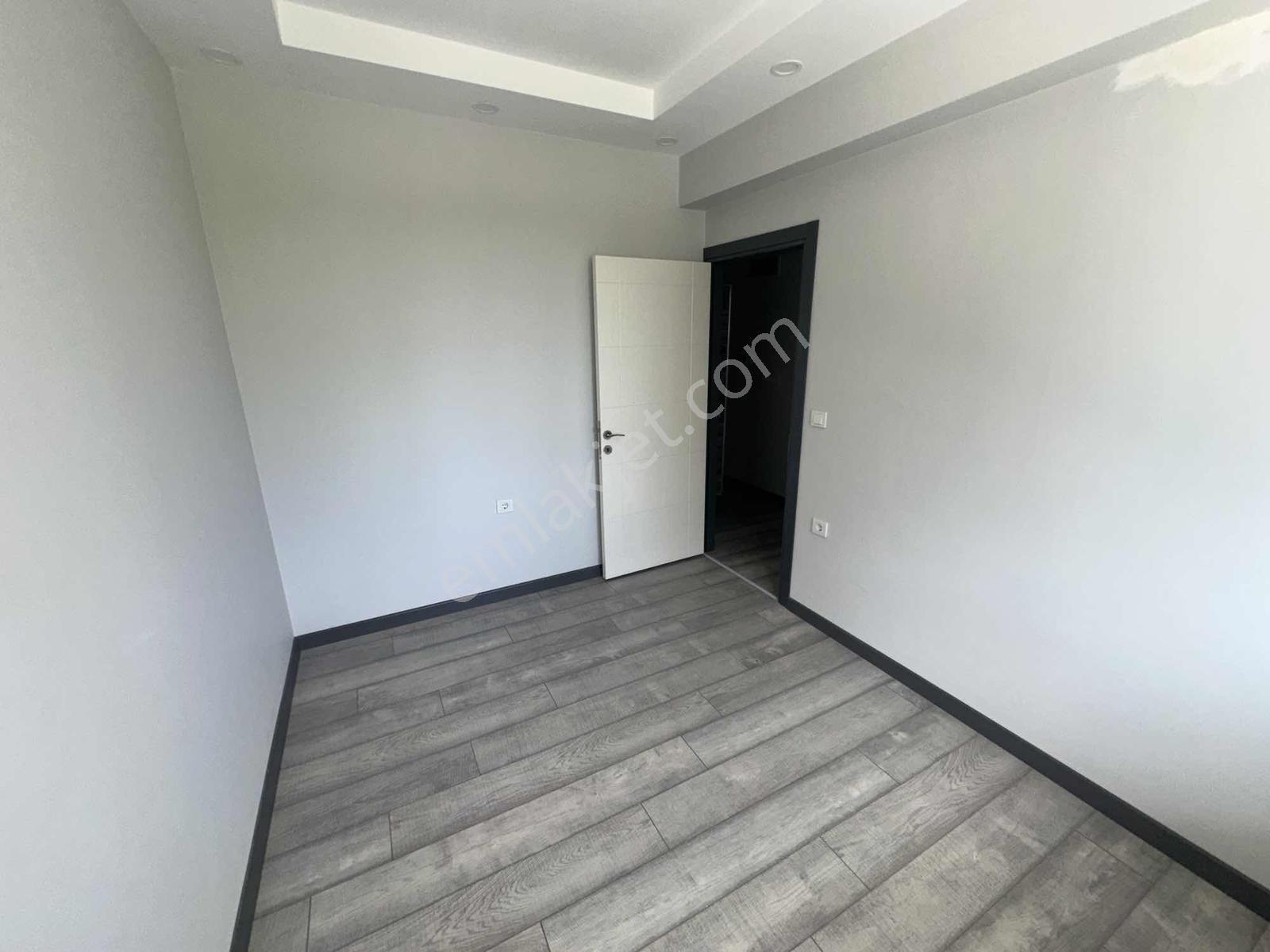 Zafer Mahallesinde Lüks 1+1 Kapalı Mutfalıklı Daire! — fotoğraf 4