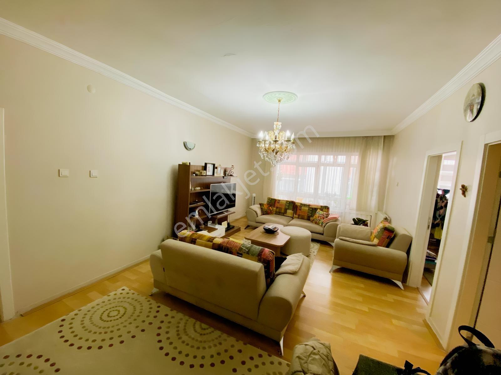 Sanatoryum Cad. Yanı-ara Kat-krediye Uygun-bakımlı 3+1 Daire ! — fotoğraf 3
