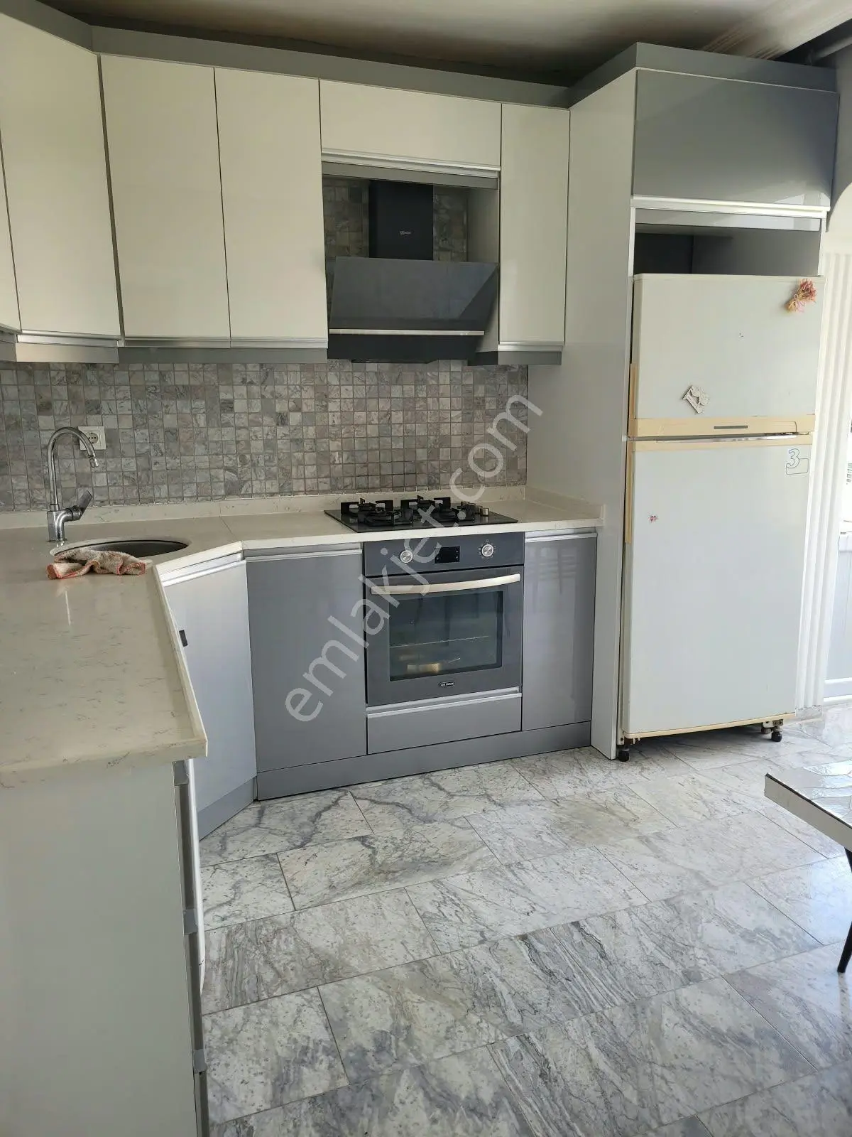 Hayrabolu İlyas Mahallesi'nde Satılık 3+1 Ferah Daire — fotoğraf 4
