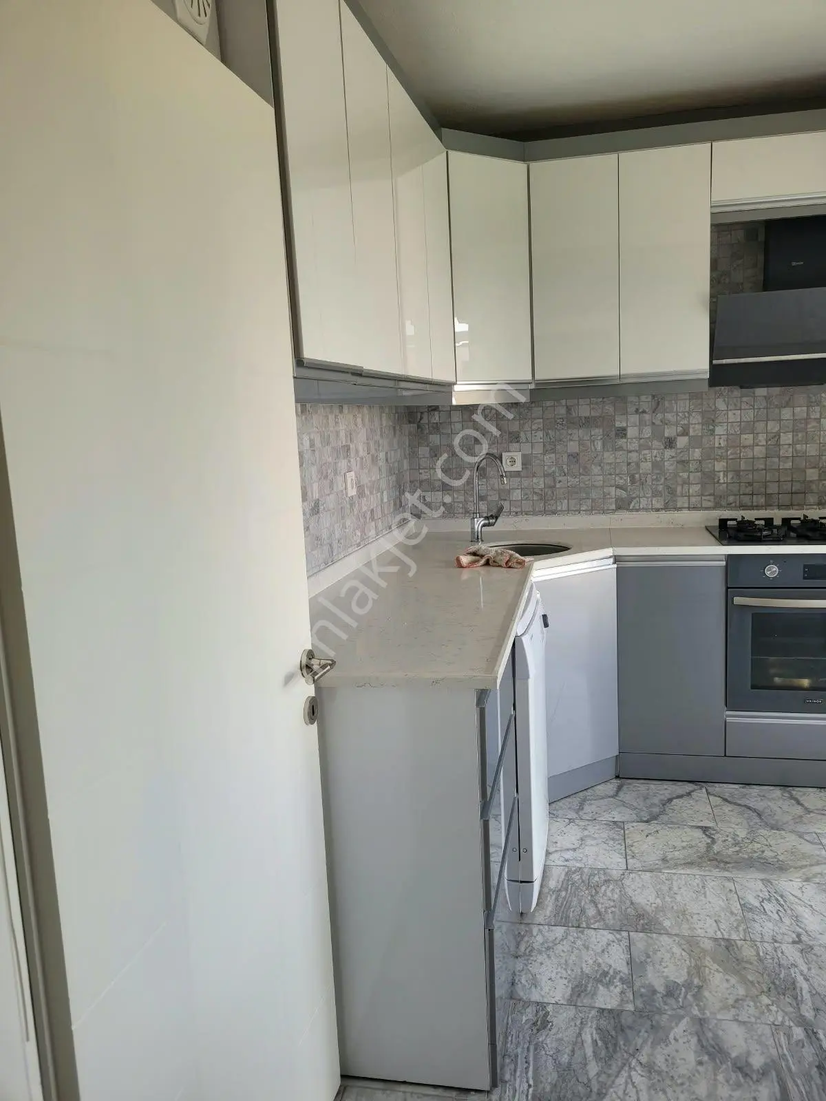 Hayrabolu İlyas Mahallesi'nde Satılık 3+1 Ferah Daire — fotoğraf 5