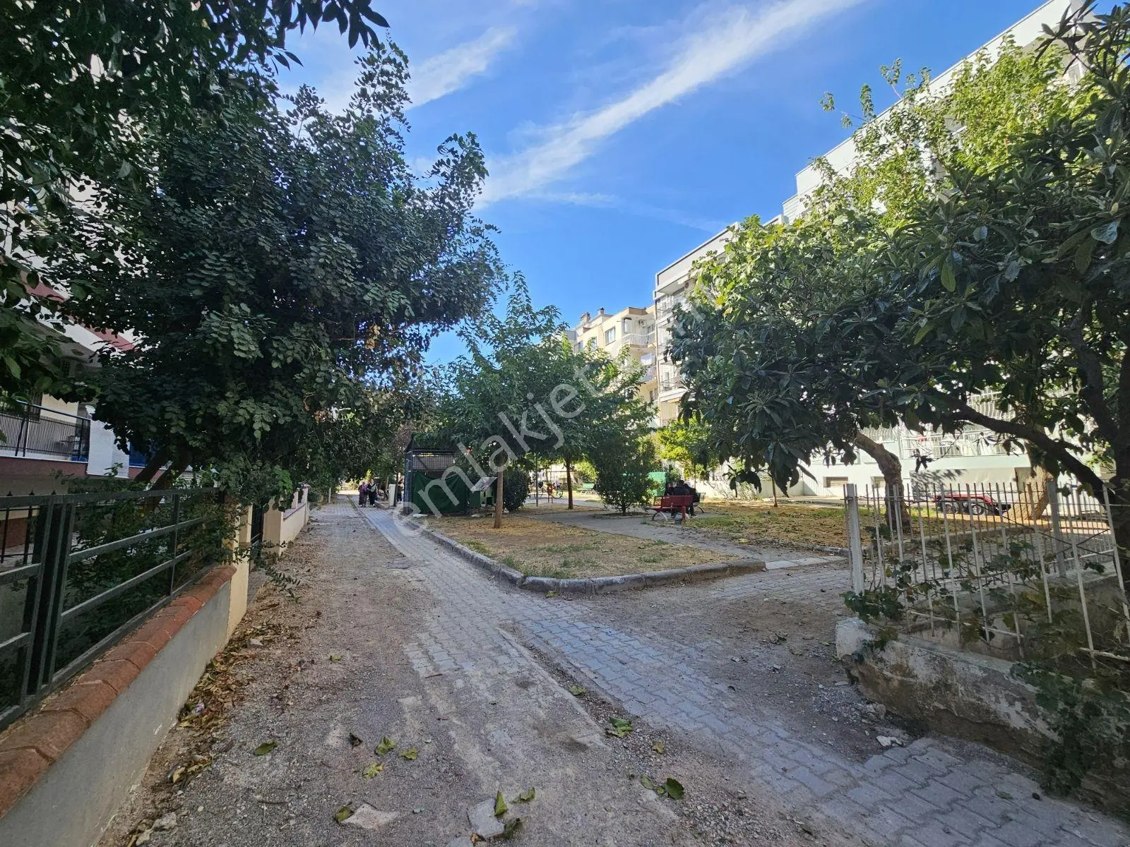 Karşıyaka Bahçelievler'de 3+1 Kapalı Mutfak Satılık Daire — fotoğraf 4