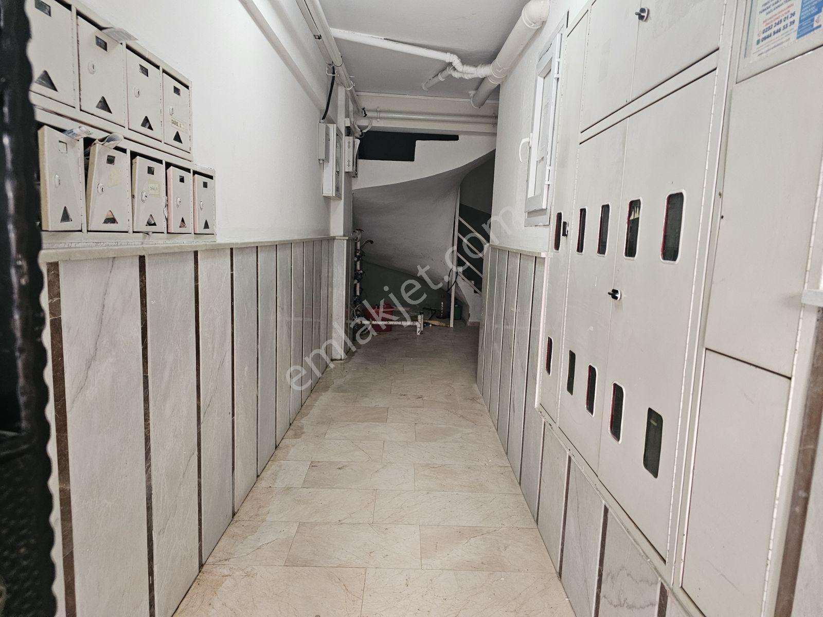 Karşıyaka Bahçelievler'de 3+1 Kapalı Mutfak Satılık Daire — fotoğraf 6