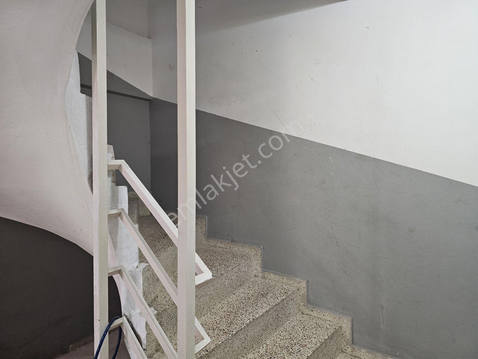 Karşıyaka Bahçelievler'de 3+1 Kapalı Mutfak Satılık Daire — fotoğraf 7