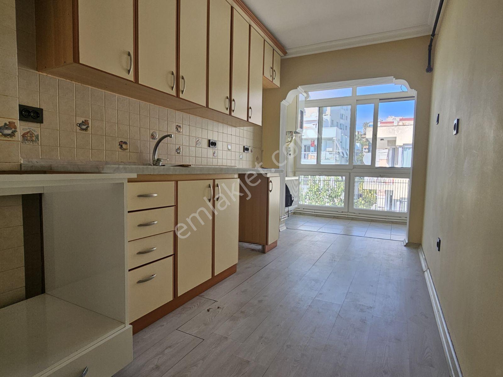Karşıyaka Bahçelievler'de 3+1 Kapalı Mutfak Satılık Daire — fotoğraf 10