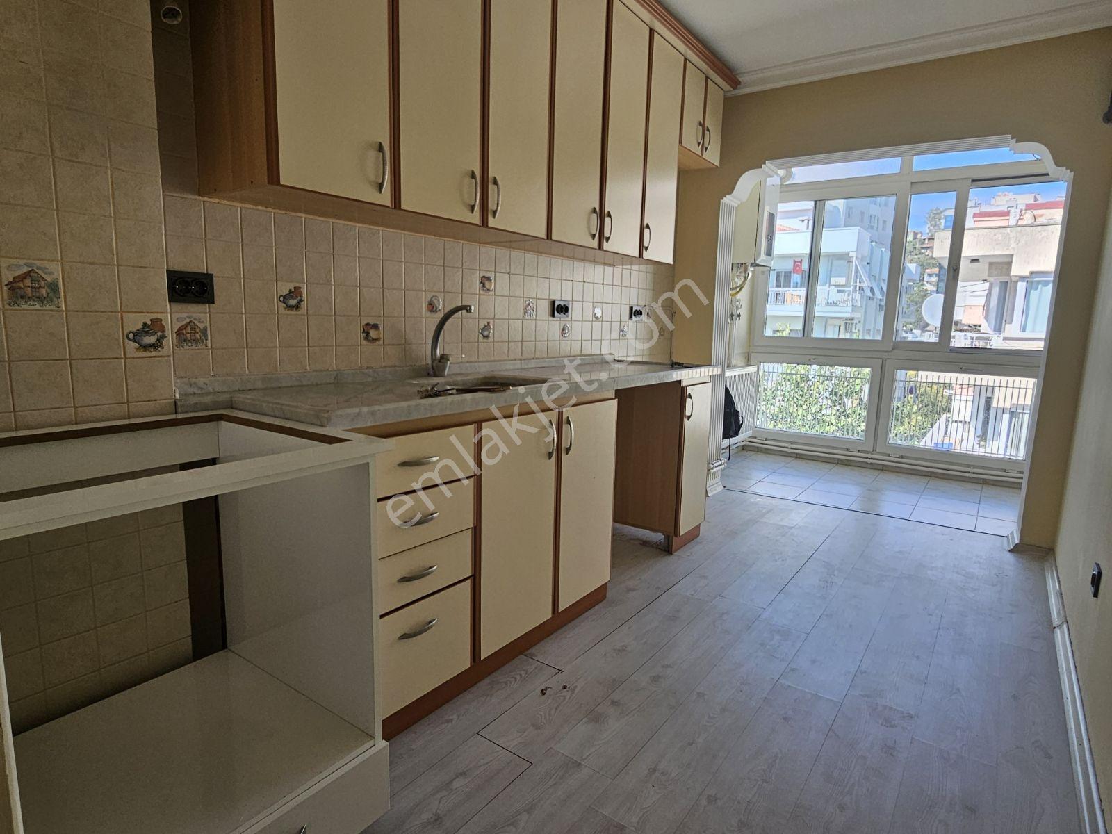 Karşıyaka Bahçelievler'de 3+1 Kapalı Mutfak Satılık Daire — fotoğraf 11