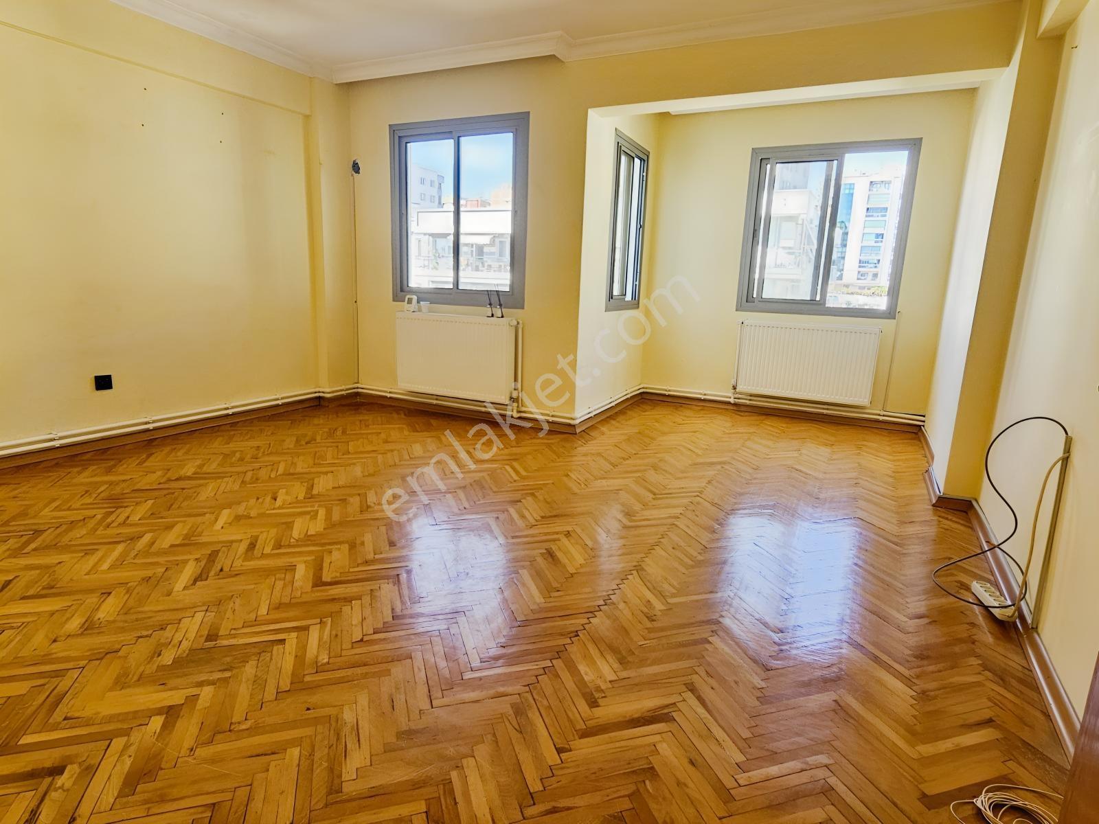 Karşıyaka Bahçelievler'de 3+1 Kapalı Mutfak Satılık Daire — fotoğraf 13