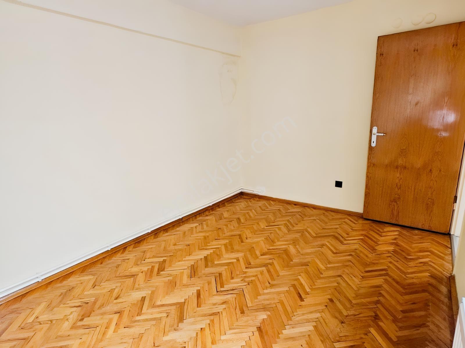 Karşıyaka Bahçelievler'de 3+1 Kapalı Mutfak Satılık Daire — fotoğraf 15