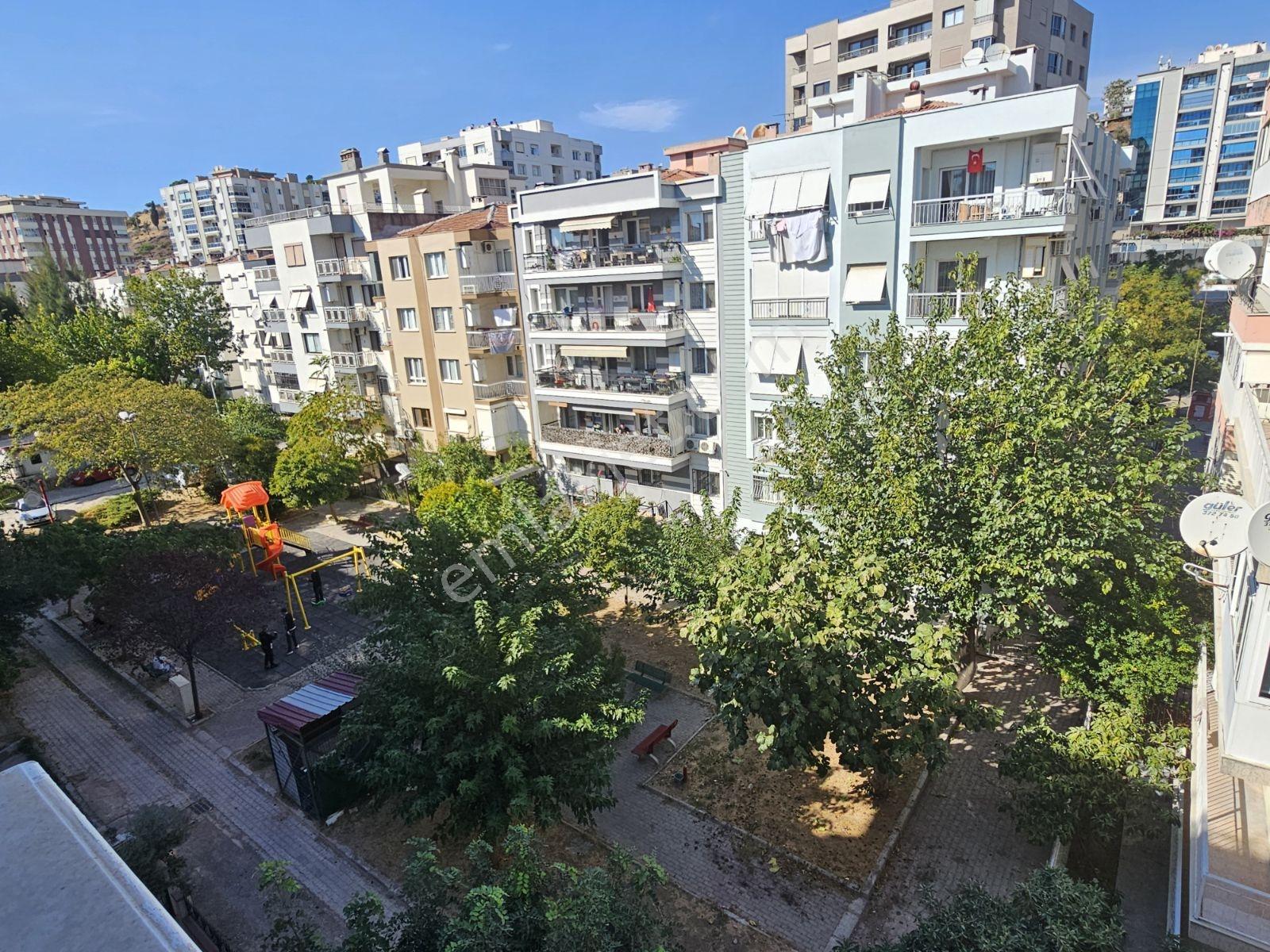Karşıyaka Bahçelievler'de 3+1 Kapalı Mutfak Satılık Daire — fotoğraf 32