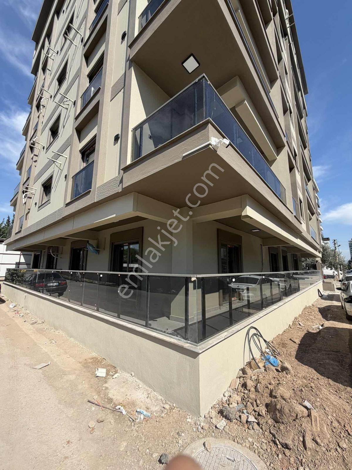 Menemende Satılık Daire 1+1 Net 50 Mt Büyük Tip — fotoğraf 2