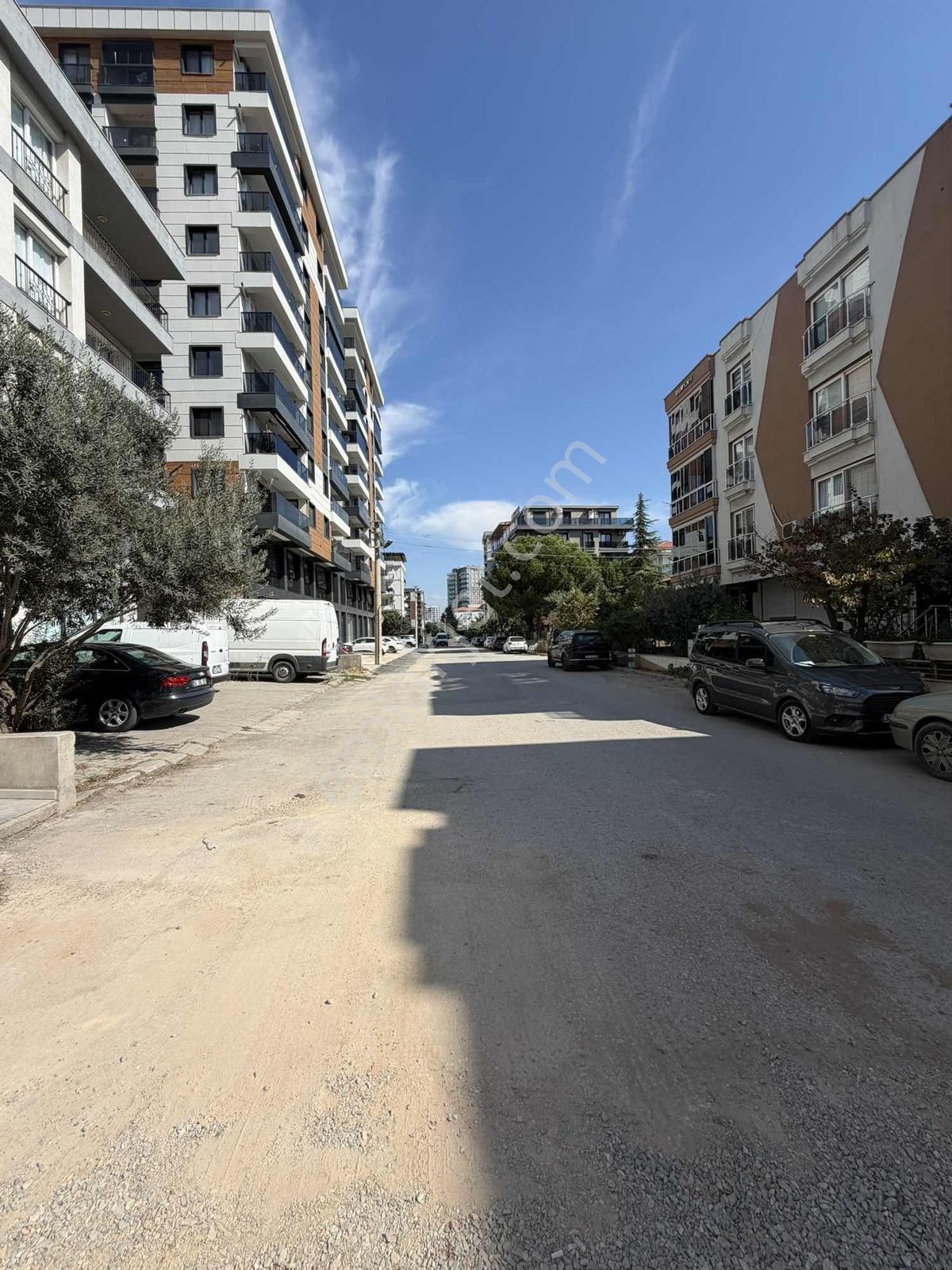 Menemende Satılık Daire 1+1 Net 50 Mt Büyük Tip — fotoğraf 6