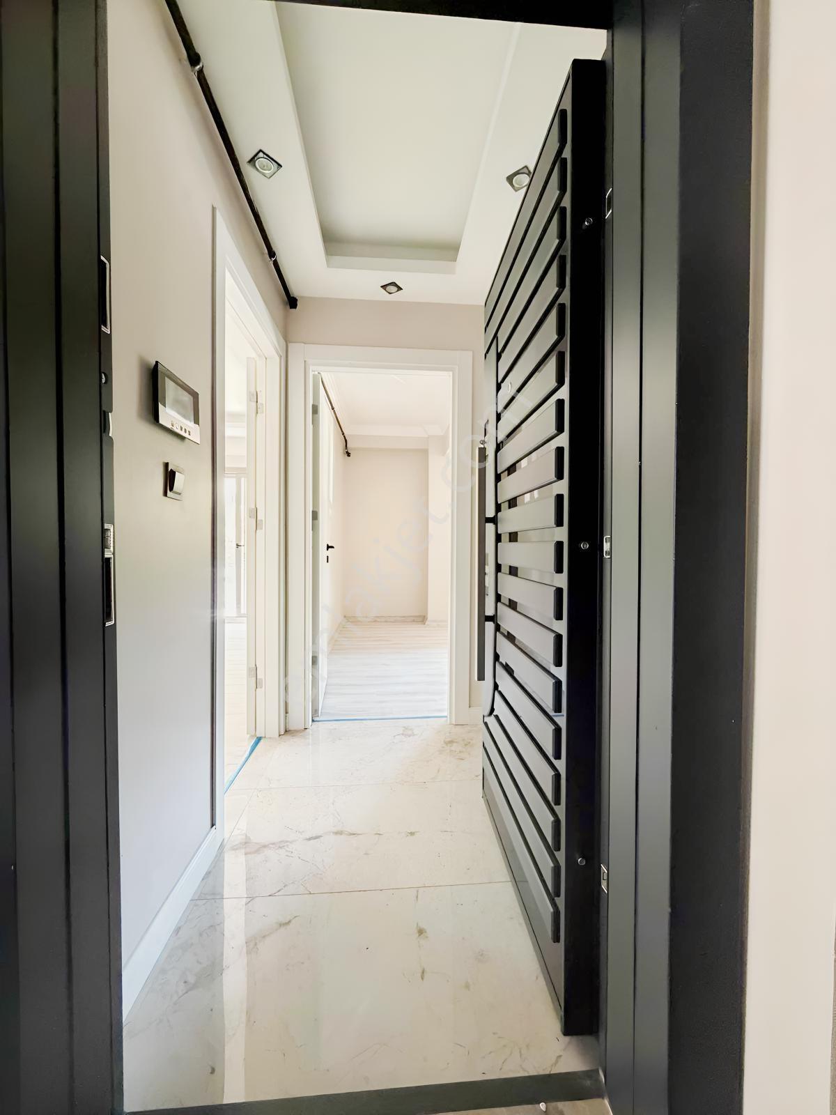 Menemende Satılık Daire 1+1 Net 50 Mt Büyük Tip — fotoğraf 7