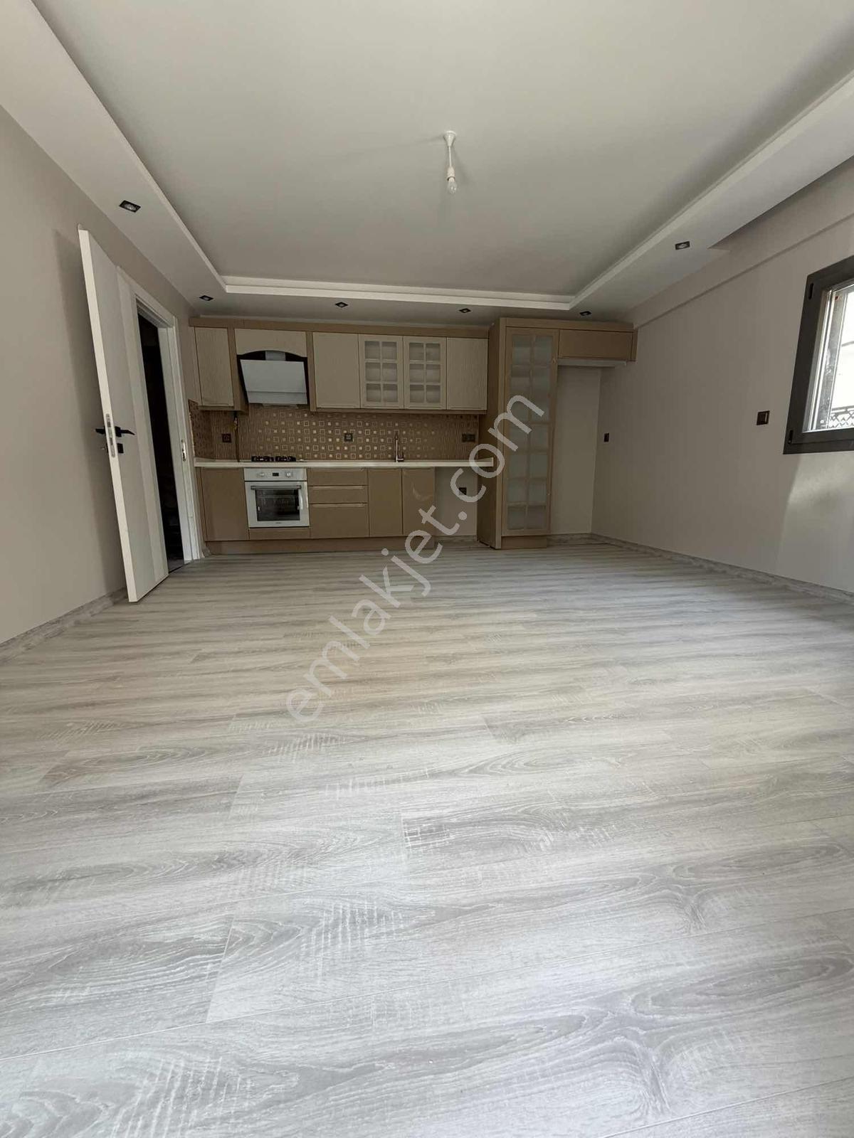 Menemende Satılık Daire 1+1 Net 50 Mt Büyük Tip — fotoğraf 10