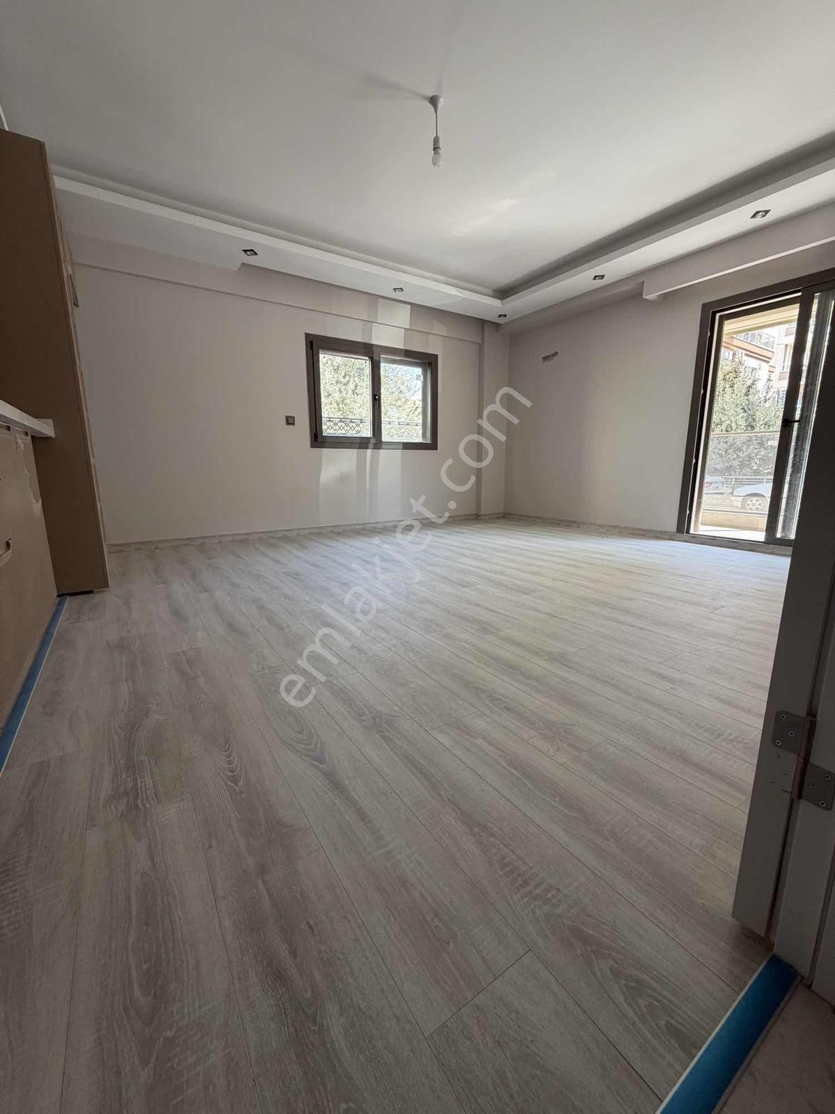 Menemende Satılık Daire 1+1 Net 50 Mt Büyük Tip — fotoğraf 12