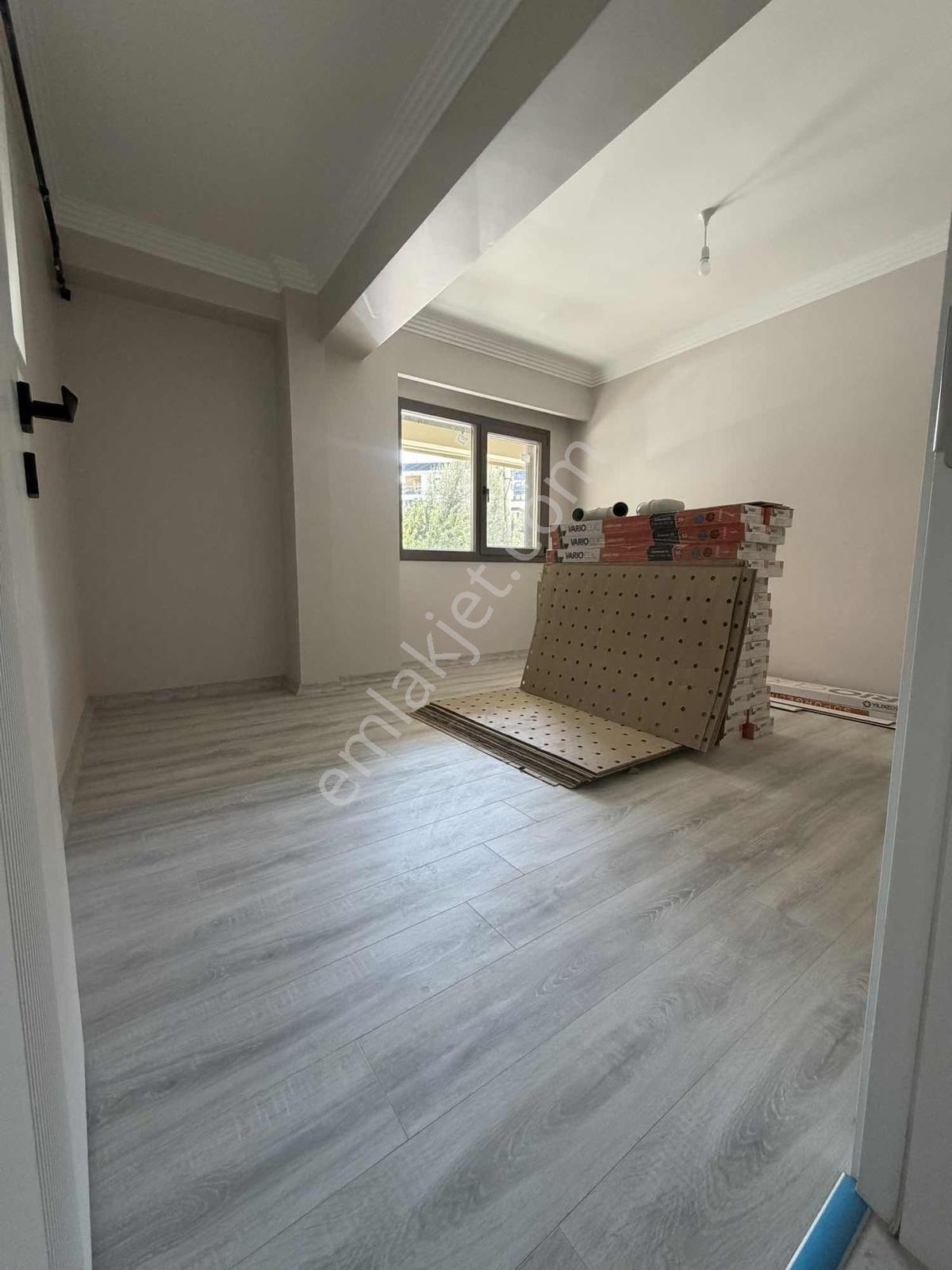 Menemende Satılık Daire 1+1 Net 50 Mt Büyük Tip — fotoğraf 13
